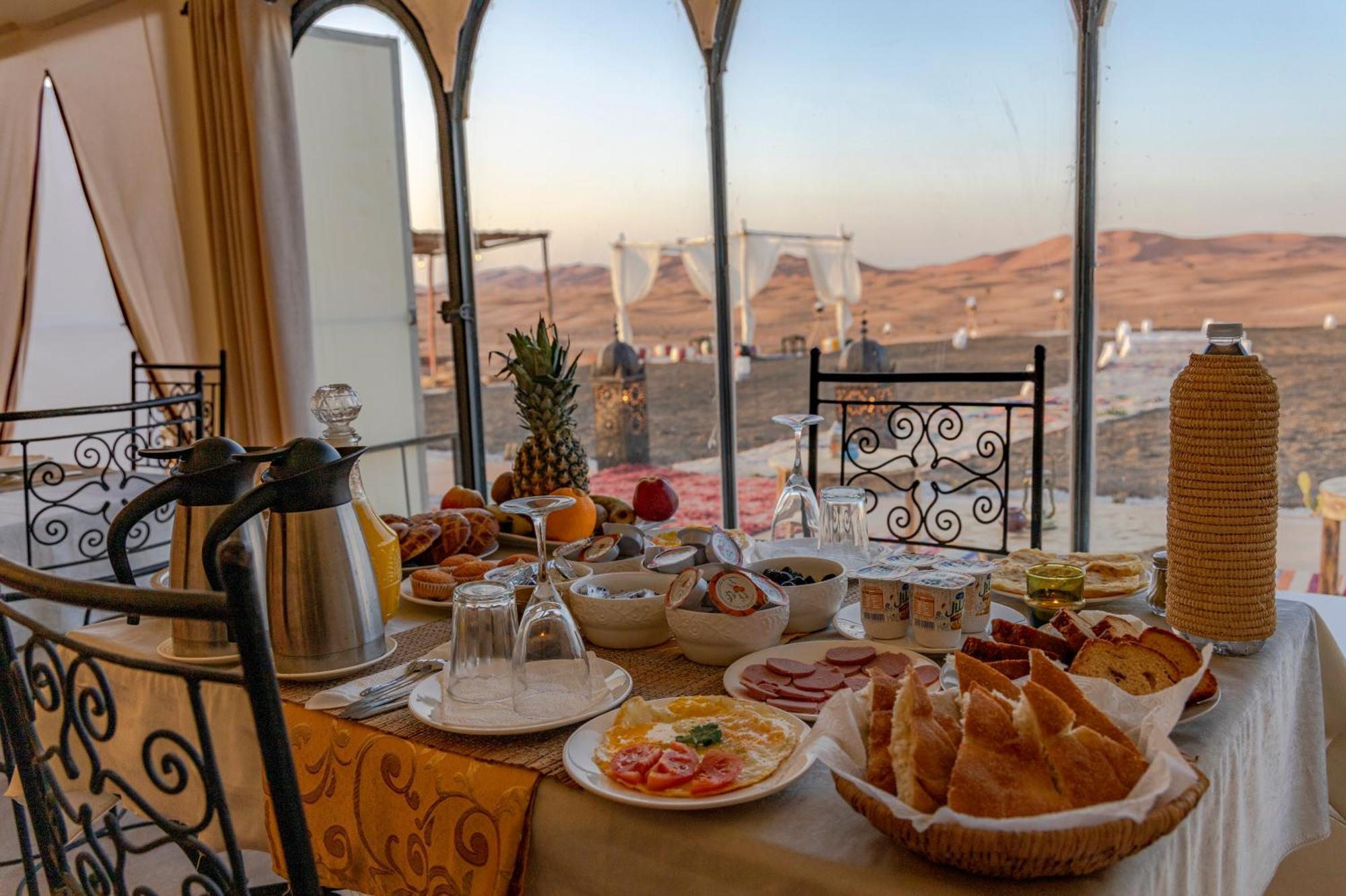 Soleil Camp & Camel Trekking Hotel Merzouga Bagian luar foto